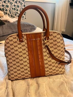 Micheal Kors Dome Satchel Bag